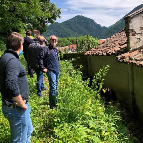 Il sopralluogo del vicegovernatore con delega alla Protezione civile Riccardo Riccardi ai danni causati dal maltempo a Tarcento.