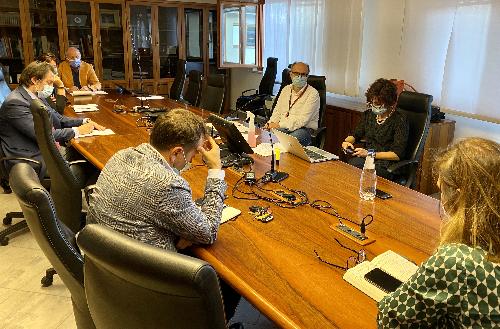 Un momento dell'incontro tra il vicegovernatore della Regione con delega alla Salute, Riccardo Riccardi, e il sindaco di Tolmezzo, Francesco Brollo.