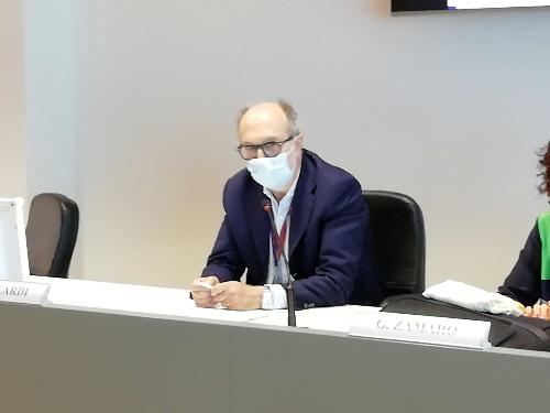 Il vicegovernatore con delega alla Salute, Riccardo Riccardi, durante la presentazione dell'aggiornamento 2017-2018 del Registro Tumori Fvg.