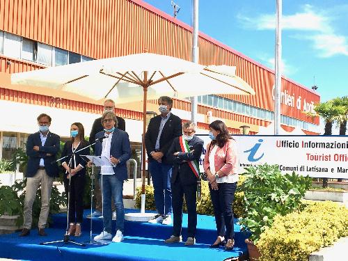 L'assessore regionale Sergio Emidio Bini all'inaugurazione della stagione estiva di Aprilia Marittima 