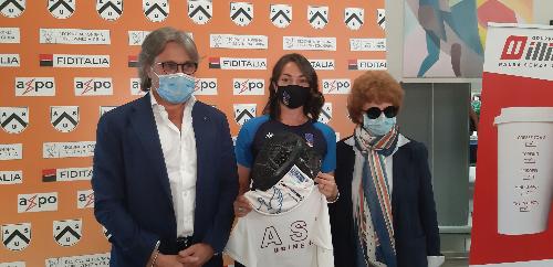 La campionessa di spada Mara Navarria tra gli assessori regionali alle Attività produttive e turismo, Sergio Emidio Bini, e alla Cultura e sport, Tiziana Gibelli - Udine, 14 luglio 2020.