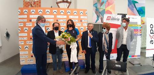 La campionessa di spada Mara Navarria assieme a (da sx a dx) l'asessore regionale alle Attività produttive e turismo, Sergio Emidio Bini, il presidente dell'Associazione Sportiva Udinese, Alessandro Nutta, il presidente della Federazione Italiana Scherma, Giorgio Scarso, l'assessore regionale alla Cultura e sport, Tiziana Gibelli, l'assessore comunale allo Sport di Udine, Antonio Falcone - Udine, 14 luglio 2020.