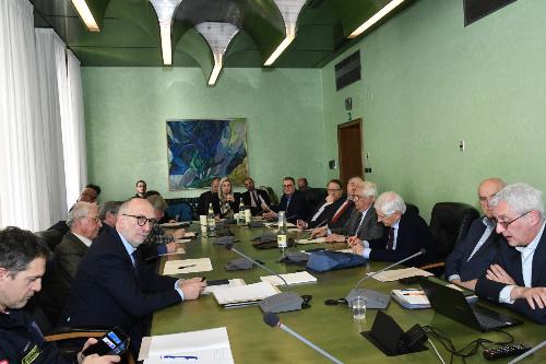 Il Comitato per l’istituzione dell’archivio storico del terremoto e della ricostruzione con l'assessore regionale Riccardo Riccardi