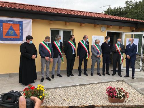 Un momento dell'inaugurazione del centro polifunzionale del Comune di Castelsantangelo sul Nera colpito dal terremoto del 24 agosto 2016