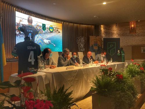 L'assessore Bini alla presentazione della partnership tra Comune di Lignano  Sabbiadoro e Pordenone Calcio nella Terrazza a mare