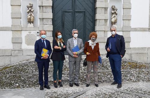 L'assessore regionale alla Cultura Tiziana Gibelli, seconda da destra nella foto