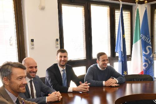 Il governatore Massimiliano Fedriga (primo a destra)