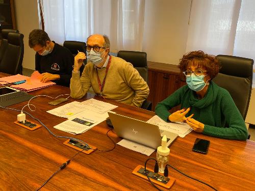 Il vicegovernatore Riccardo Riccardi in videoconferenza da Palmanova con il tavolo scuola-Covid