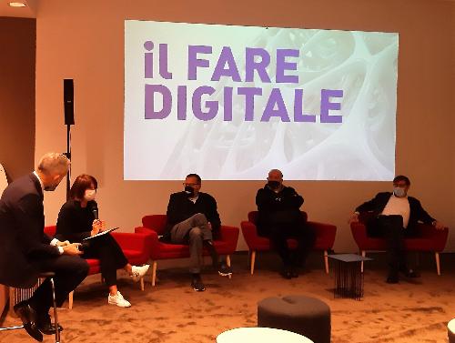 L'assessore regionale alla Formazione e Lavoro, Alessia Rosolen, all'incontro a Città Fiera "Il Fare digitale"