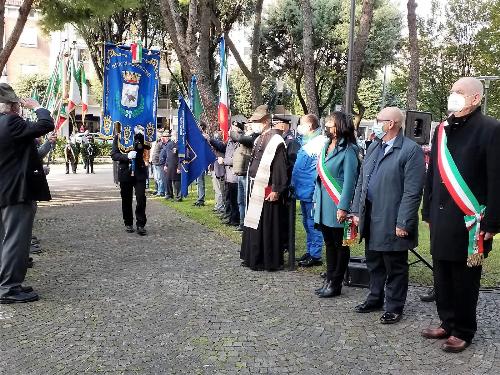 L'assessore regionale Sebastiano Callari al 90mo del Gruppo Alpini di Monfalcone.