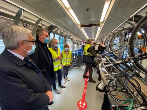 L'assessore regionale alle Infrastrutture, Graziano Pizzimenti, inaugura le nuove rampe per biciclette alla stazione ferroviaria di Udine