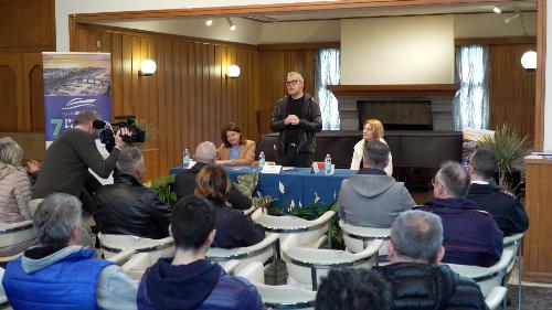 Una fase dell'incontro svoltosi a Lignano per illustrare la nuova legge regionale sulla nautica