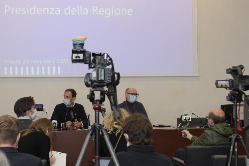 Il governatore del Friuli Venezia Giulia Massimiliano Fedriga con il  vicegovernatore con delega alla Salute Riccardo Riccardi