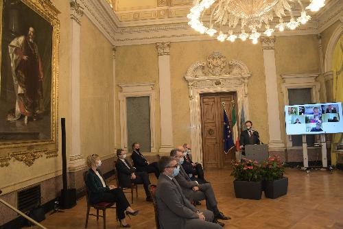 il governatore del Friuli Venezia Giulia, Massimiliano Fedriga, e la Giunta nel corso della consueta conferenza stampa di fine anno, durante la quale ha tracciato un bilancio dell’attività svolta dalle Giunta nel 2020.
