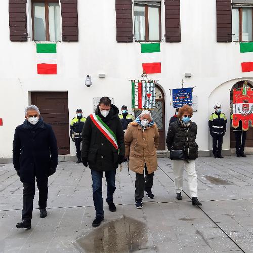 L'assessore regionale Tiziana Gibelli alla cerimonia per la Giornata della Memoria a Pordenone con il sindaco Ciriani, il prefetto Lione e il presidente Aned Pn Eliseo Moro