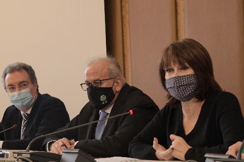 Gli assessori regionali alle Infrastrutture e territorio, Graziano Pizzimenti, e all'Istruzione, Alessia Rosolen, assieme al sindaco del capoluogo isontino, Rodolfo Ziberna (al centro) - Gorizia, 28 gennaio 2021