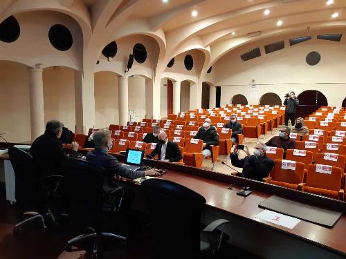 I rappresentanti delle amministrazioni comunali che hnno partecipato  all'incontro di oggi a Pordenone