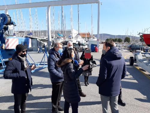Il governatore del Friuli Venezia Giulia Massimiliano Fedriga visita il polo nautico che insiste sul Canale est -ovest di Monfalcone
