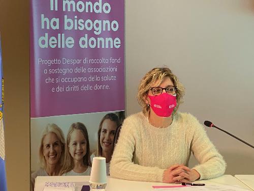 L'assessore regionale alle Finanze, Barbara Zilli, alla presentazione dell'iniziativa per la lotta all'endometriosi 'Il mondo ha bisogno delle donne'.