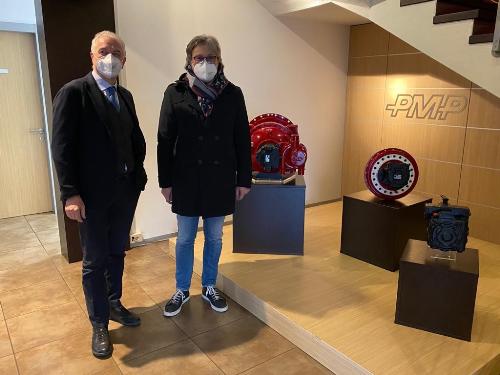 L'assessore regionale alle Attività Produttive, Sergio Emidio Bini, nel corso della visita alla PMP Industries SpA di Coseano, assieme al presidente, Luigino Pozzo