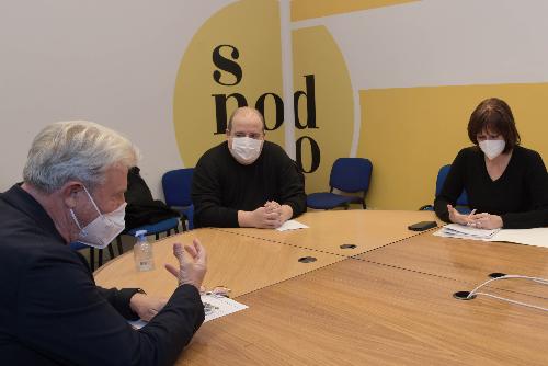 L'assessore regionale al Lavoro, formazione, istruzione, ricerca, università e famiglia, Alessia Rosolen assieme al presidente di Confcommercio Trieste Antonio Paoletti, e al presidente di Federalberghi Trieste Guerrino Lanci