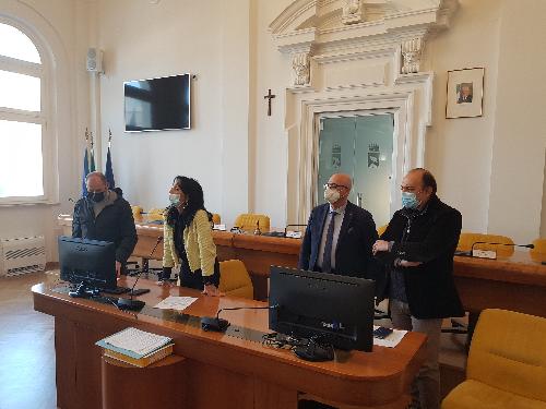 L'assessore al Patrimonio, Sebastiano Callari, insieme al sindaco di Monfalcone, Anna Maria Cisint.