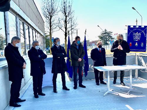 L'assessore regionale alle Attività produttive, Sergio Emidio Bini, all'inaugurazione del nuovo self service a Pordenone