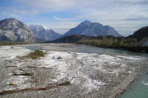 Il fiume Tagliamento e il monte San Simeone.
Foto: archivio del Corpo forestale regionale - Marco Pradella