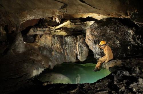 Grotta dell'Acqua. Foto di Tiziana Angotzi, tratta dalla galleria fotografica del Catasto speleologico regionale (Csr)