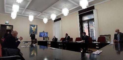 Il tavolo che riunisce i sottoscrittori del progetto pilota italiano di recupero delle capsule esauste di caffè in plastica. Trieste, 17 marzo 2021.