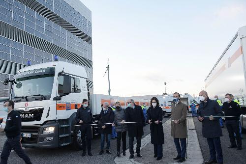 Il governatore del Friuli Venezia Giulia, Massimiliano Fedriga e il vicegovernatore con delega alla Salute, Riccardo Riccardi, assieme al Ministro per gli affari regionali e autonomie, Maristella Gelmini nel corso della sua visita in regione alla sede della Protezione civile regionale di Palmanova.