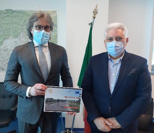 L'assessore regionale alle Attività produttive e turismo, Sergio Emidio Bini, e il consigliere regionale Franco Mattiussi.