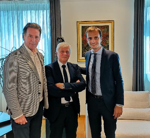 Una foto d'archiovio del governatore del Friuli Venezia Giulia Massimiliano Fedriga con l’assessore alla Difesa dell’Ambiente, Energia e Sviluppo sostenibile Fabio Scoccimarro e il direttore di Arpa Fvg Stellio Vatta.