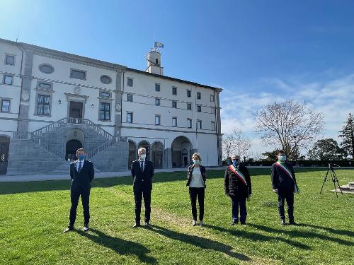 L'assessore regionale alle Finanze, Barbara Zilli, il presidente del Consiglio regionale, Piero Mauro Zanin, il sindaco di udine, Pietro Fontanini, e Markus Maurmair presidente dell'Assemblea della comunità linguistica friulana.