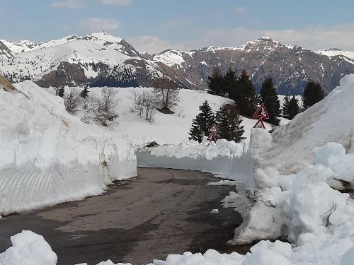 L'ultima curva della strada che porta all'arrivo del Giro d'Italia sullo Zoncolan