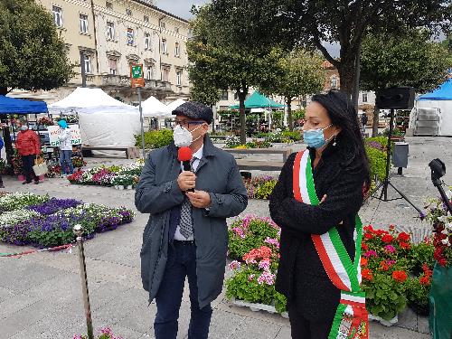 L'assessore Callari insieme al sindaco Anna Cisint