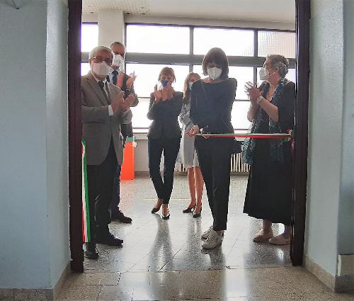 L’assessore regionale all’Istruzione e lavoro, Alessia Rosolen, all’inaugurazione del laboratorio di lingue dell’Istituto tecnico "Antonio Zanon" - Udine, 13 maggio 2021