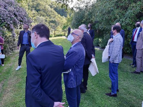 L'assessore regionale Patrimonio Sebastiano Callari (al centro della foto) visita il Giardino Viatori