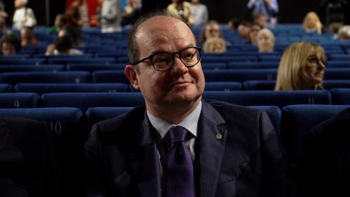 Il vicegovernatore Mario Anzil nella sala del Cinema Ariston a Trieste