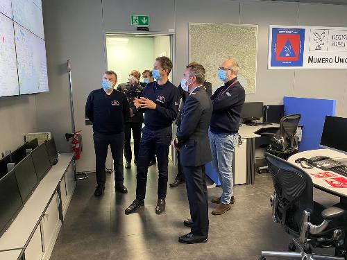 Il vicegovernatore del Friuli Venezia Giulia, Riccardo Riccardi, e il comandante del 2° Stormo dell'Aeronautica Militare, colonnello Marco Bertoli, durante la visita di quest'ultimo alla sede della Protezione civile Fvg di Palmanova.