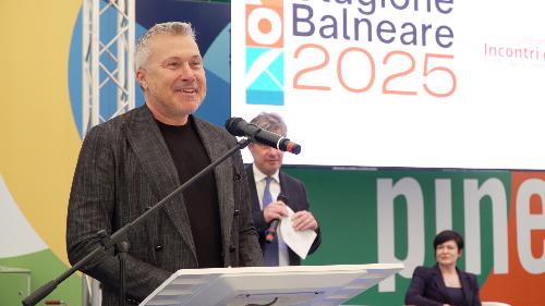 L'assessore Bini all'apertura della stagione balneare 2025 a Lignano Sabbiadoro