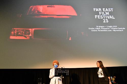 L'assessore regionale alla Cultura, Tiziana Gibelli, con Sabrina Baraccetti alla presentazione del Far East Film Festival - Udine, 9 giugno 