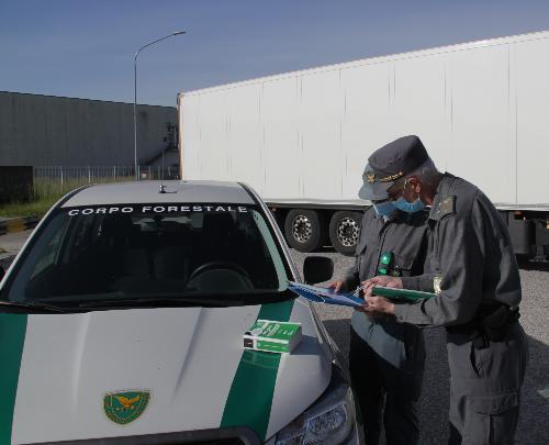 Uno dei controlli effettuati dal Noava sul trasporto di rifiuti