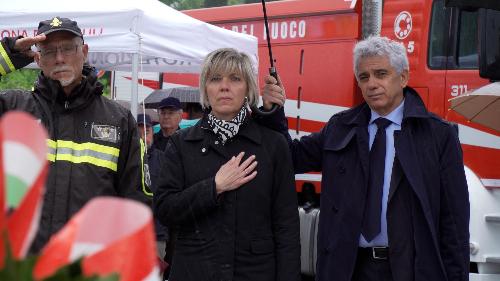 L’assessore regionale alle Finanze Barbara Zilli con le altre autorità alle celebrazioni per il 49° anniversario del terremoto del 6 maggio 1976 a Gemona del Friuli