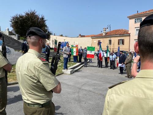 L’assessore regionale alla Sicurezza e Autonomie locali, Pierpaolo Roberti, durante la cerimonia per il 40° Anniversario della posa del Cippo in memoria dei militari Giuliani, Istriani e Dalmati caduti e dispersi sul fronte russo nella Seconda Guerra Mondiale, organizzata dall’Unione nazionale italiana reduci di Russia. 