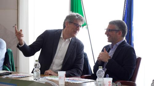 L'assessore Roberti (a destra) alla presentazione della Maker Faire 2025