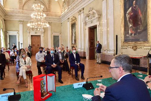 L'assessore regionale Stefano Zannier interviene alla consegna del premio "Mulo de oro" di Panathlon Club di Trieste nel palazzo della Regione