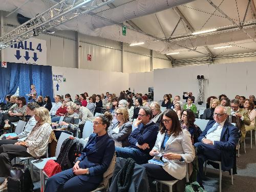 Il pubblico che ha partecipato al convegno organizzato nell'ambito della manifestazione fieristica "104 - The Caregiving Expo" a Pordenone.