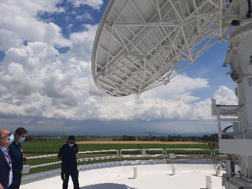 Il vicegvernatore Riccardo Riccardi nella postazione radar di Fossalon di Grado