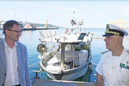 L'assessore Zannier con il contrammiraglio Vincenzo Vitale, direttore marittimo del Friuli Venezia Giulia.